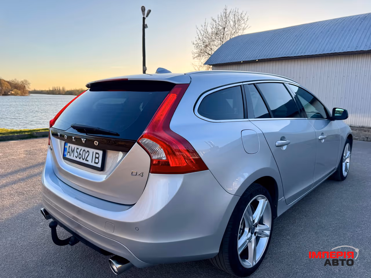 Volvo V60 - фото 6