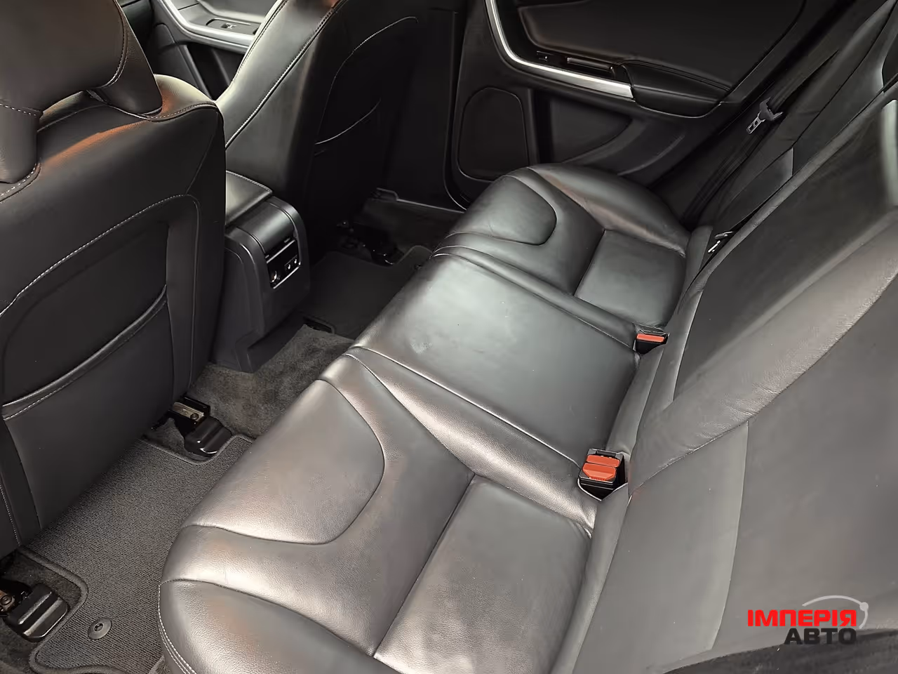 Volvo V60 - фото 16