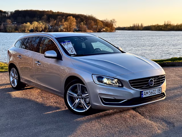 Volvo V60 - фото 1