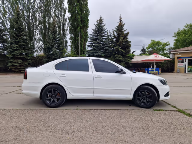 Skoda Octavia - фото 3