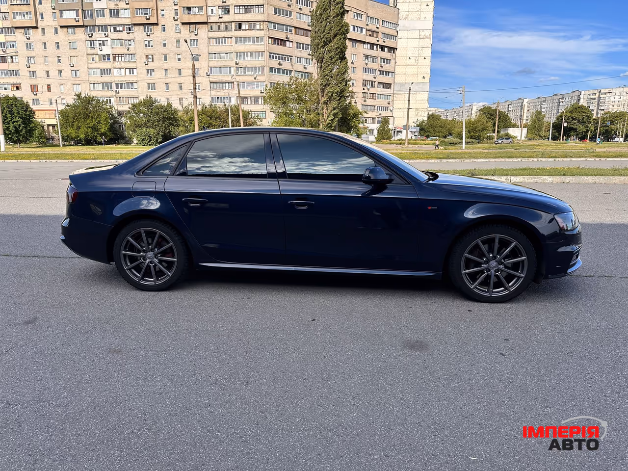 Audi A4 - фото 2