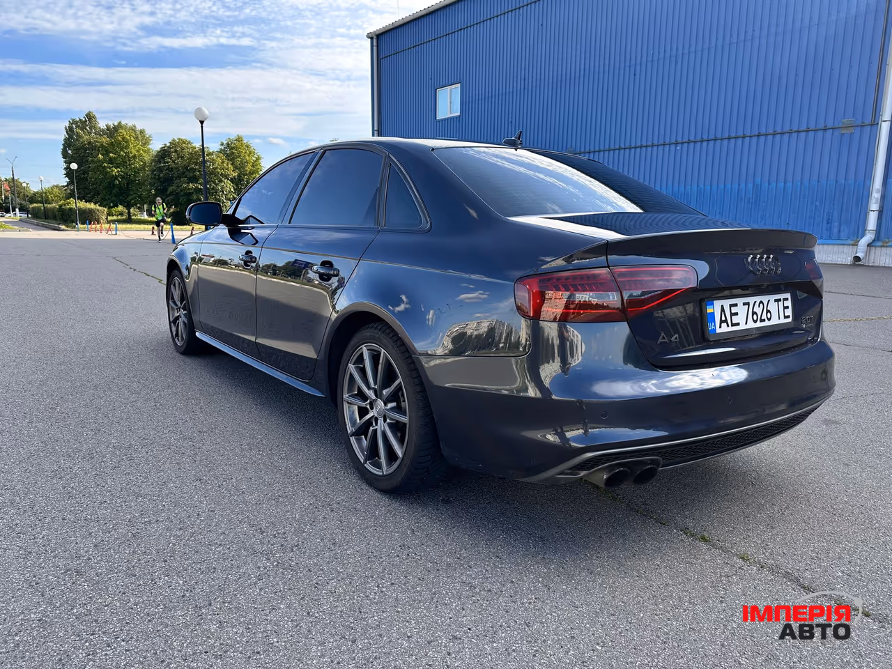 Audi A4 - фото 4