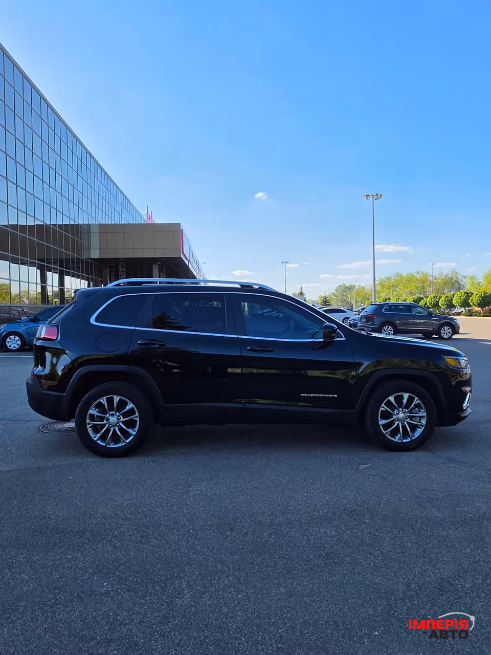 Jeep Cherokee - фото 4