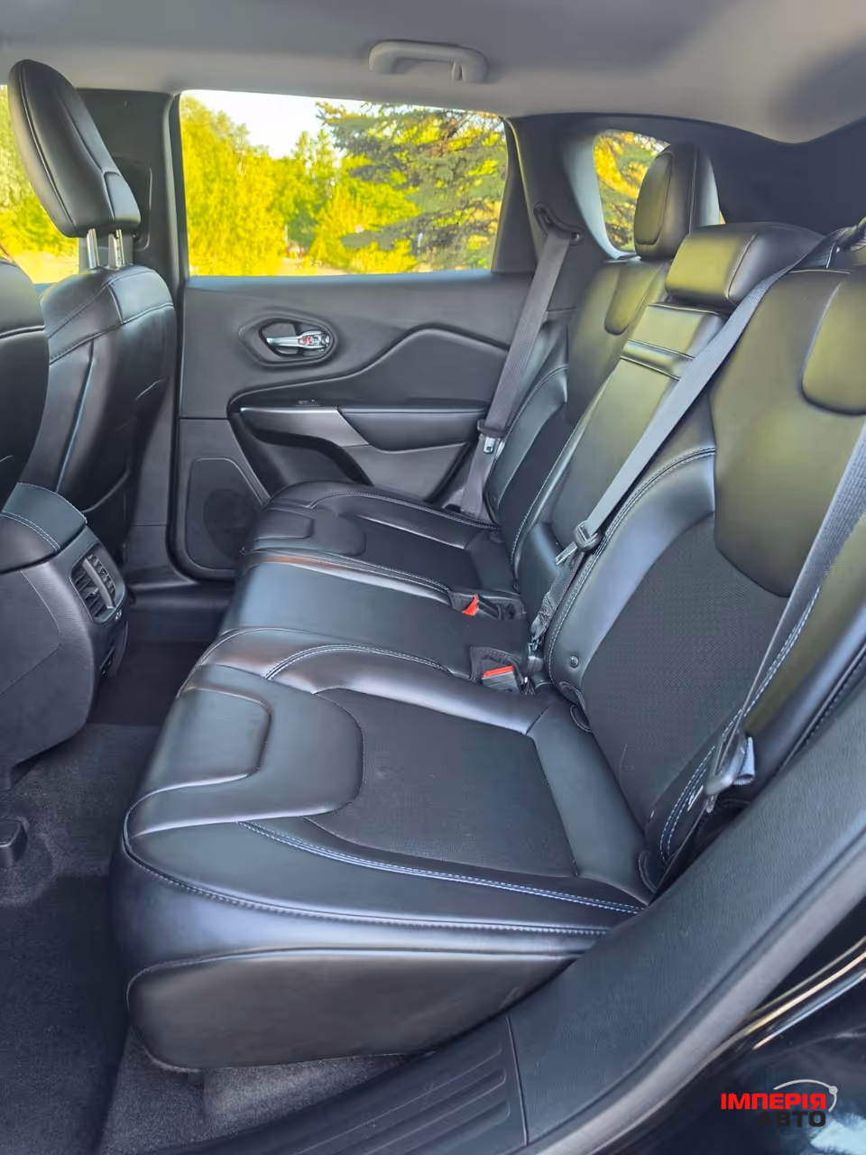 Jeep Cherokee - фото 12