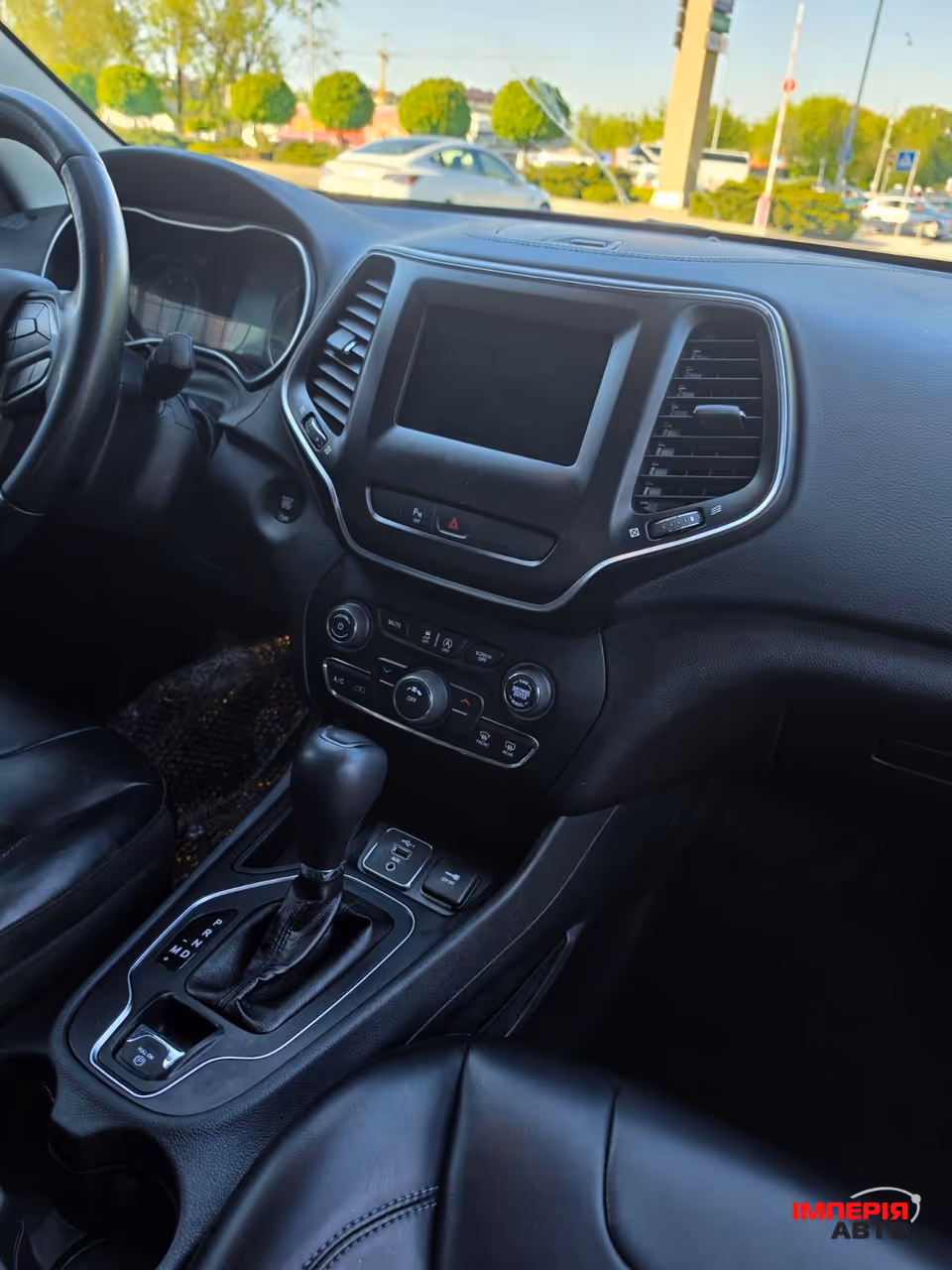 Jeep Cherokee - фото 14