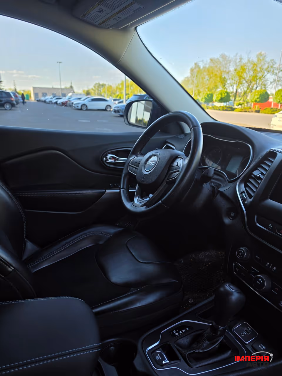 Jeep Cherokee - фото 11