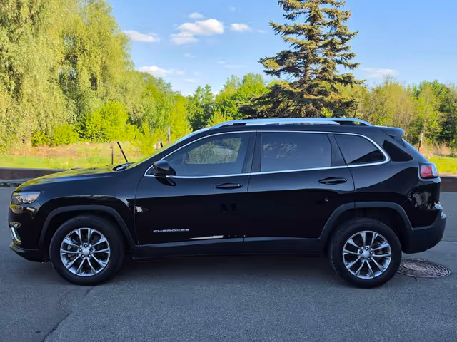 Jeep Cherokee - фото 3