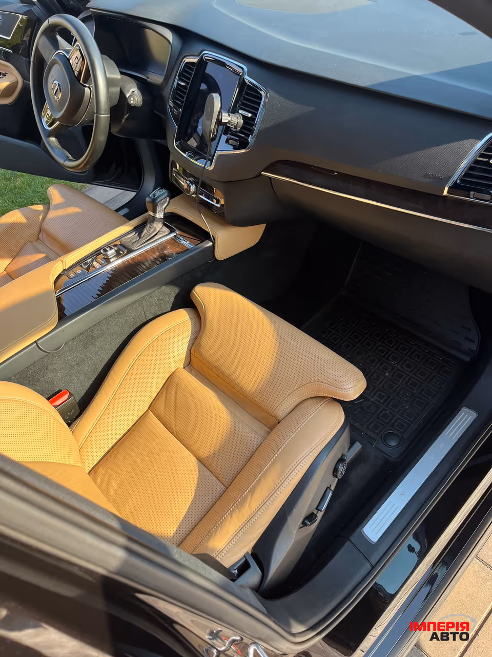 Volvo XC90 - фото 13
