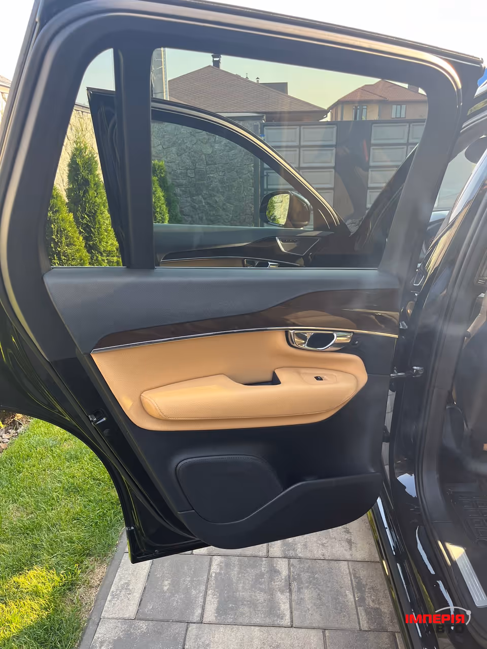 Volvo XC90 - фото 8