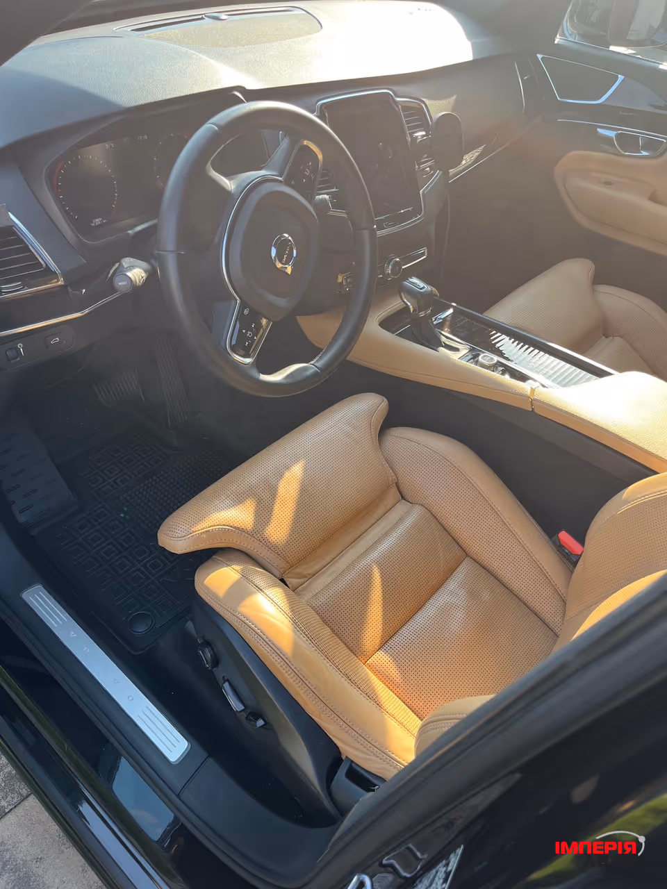 Volvo XC90 - фото 9