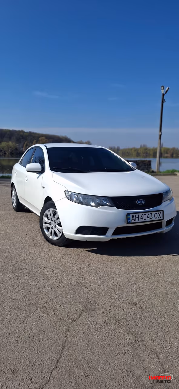 Kia Cerato - фото 1