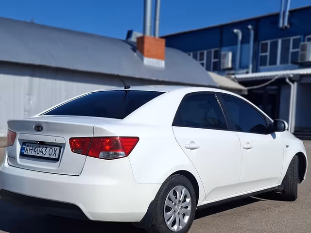 Kia Cerato - фото 3