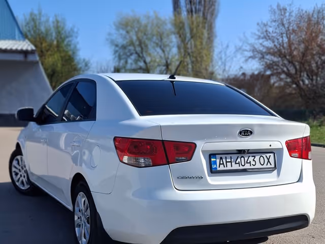 Kia Cerato - фото 5