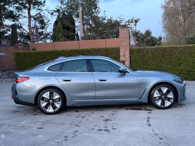 BMW i4 - фото 5