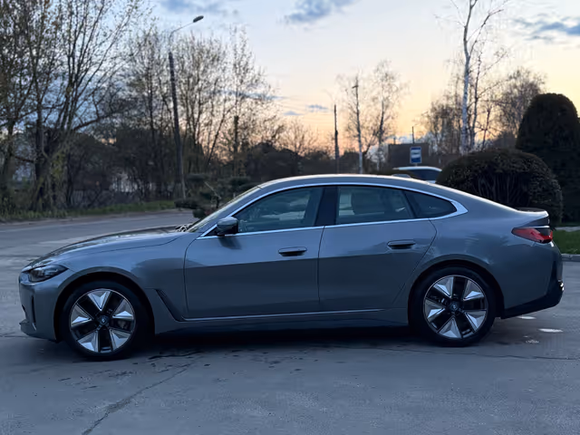 BMW i4 - фото 3