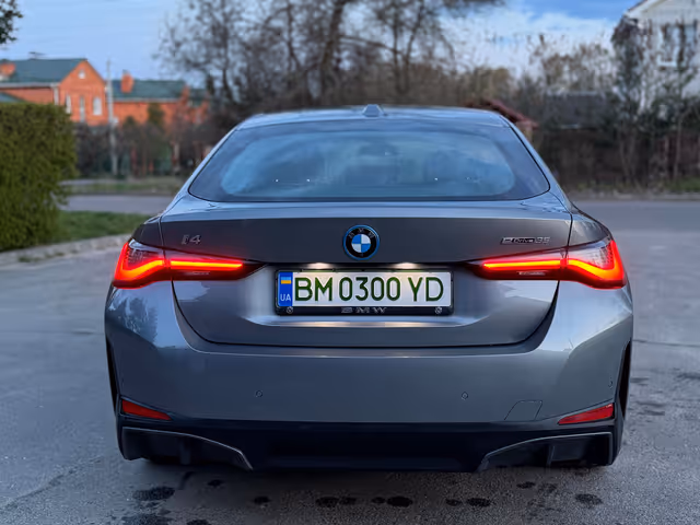 BMW i4 - фото 4