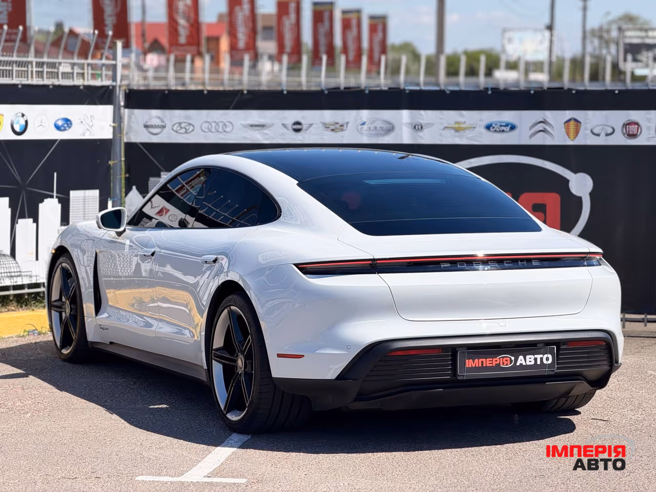 Porsche Taycan - фото 4