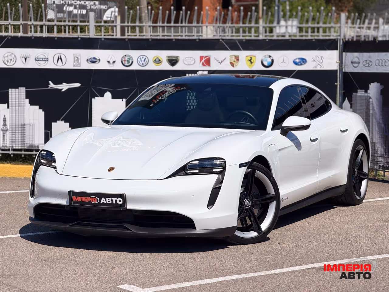 Porsche Taycan - фото 1