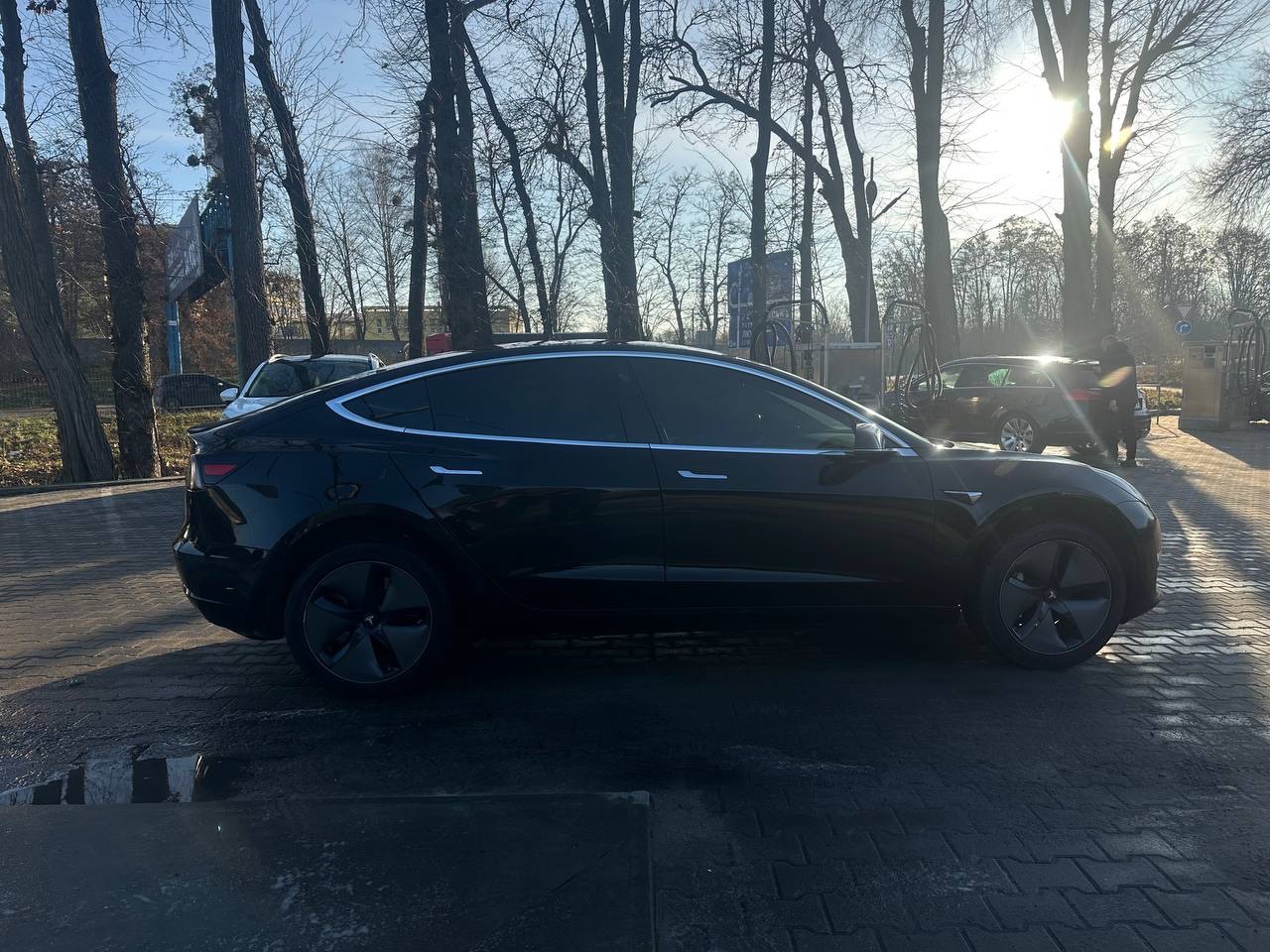 Tesla Model 3 - фото 6