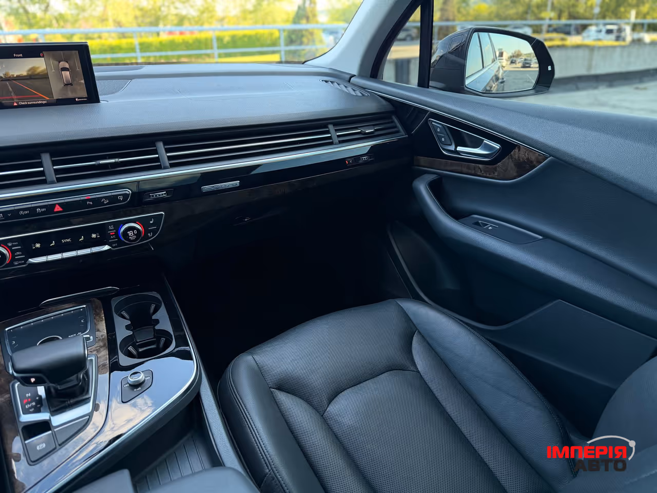 Audi Q7 - фото 11