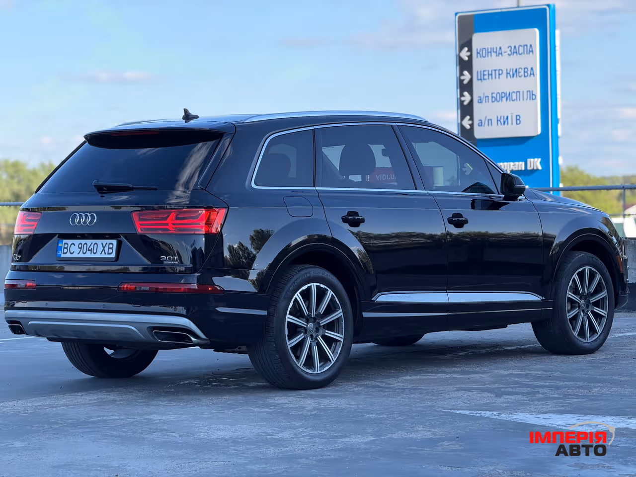 Audi Q7 - фото 7