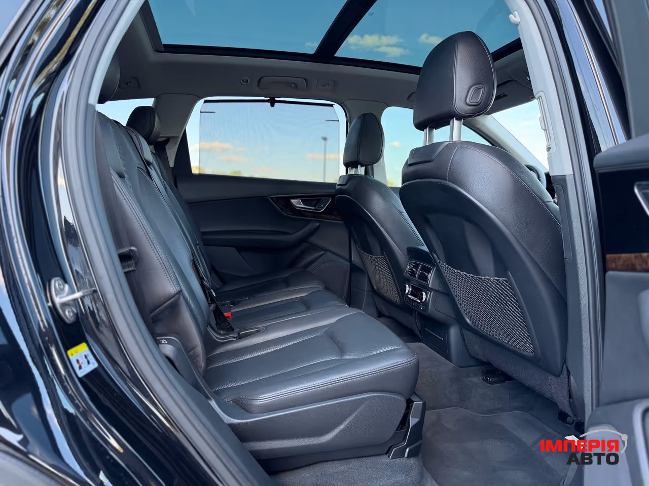 Audi Q7 - фото 12