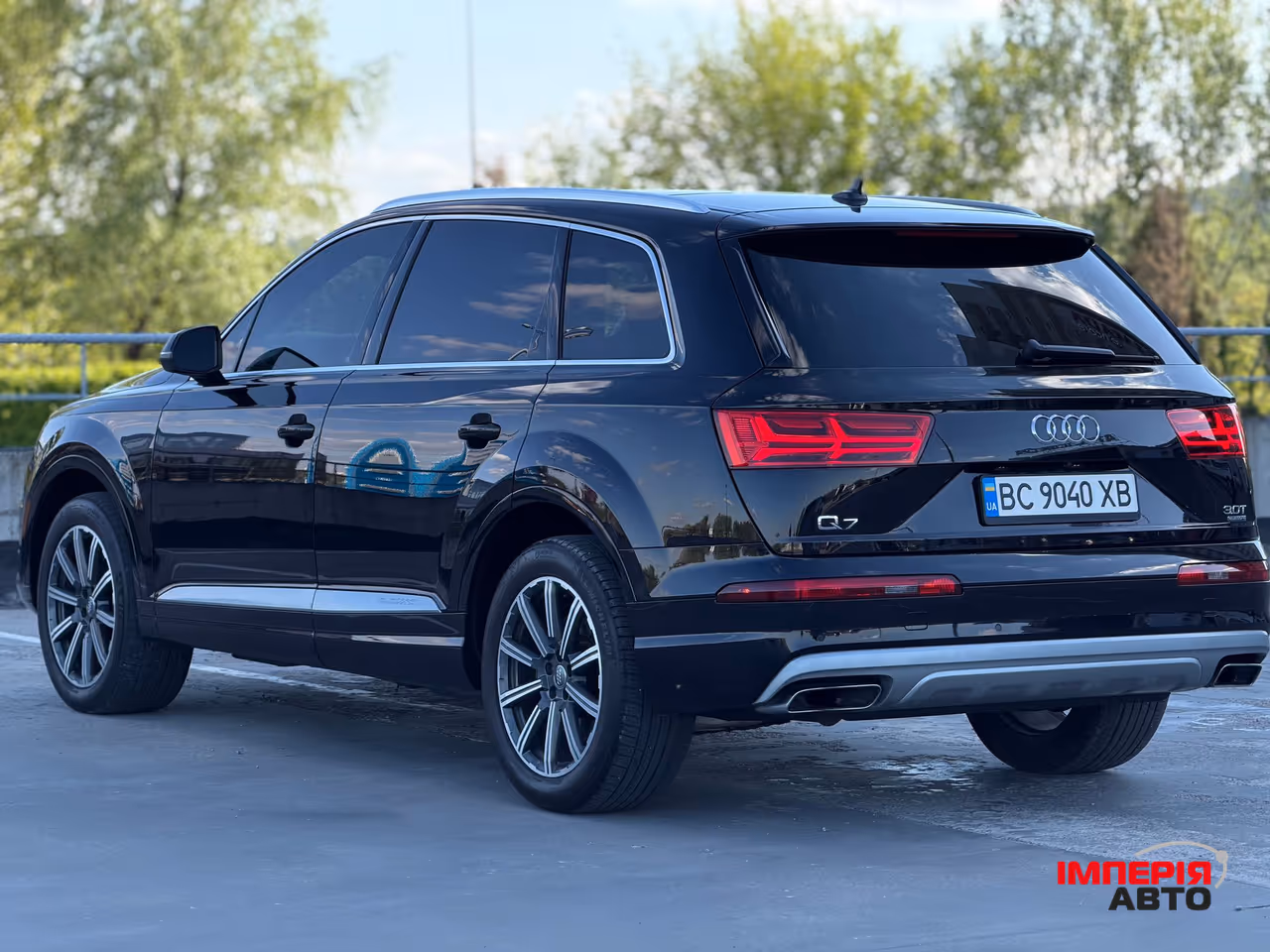 Audi Q7 - фото 6