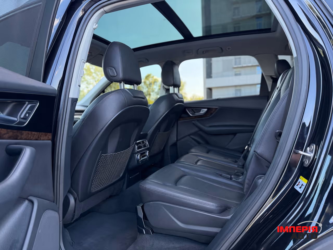 Audi Q7 - фото 8