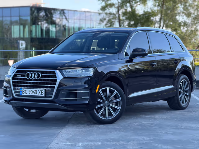 Audi Q7 - фото 1