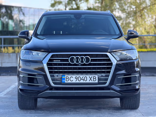 Audi Q7 - фото 3