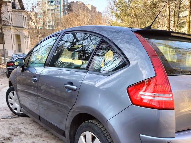 Citroen C4 - фото 4