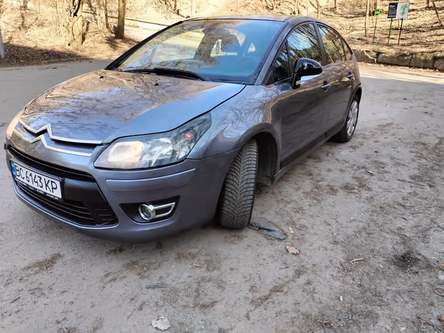Citroen C4 - фото 1