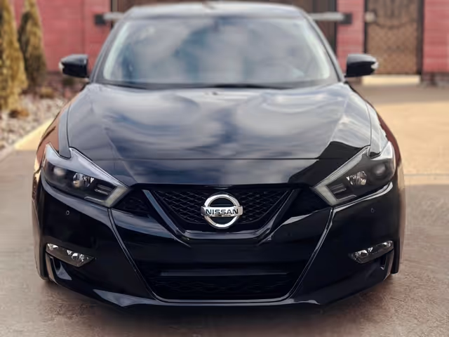 Nissan Maxima - фото 1