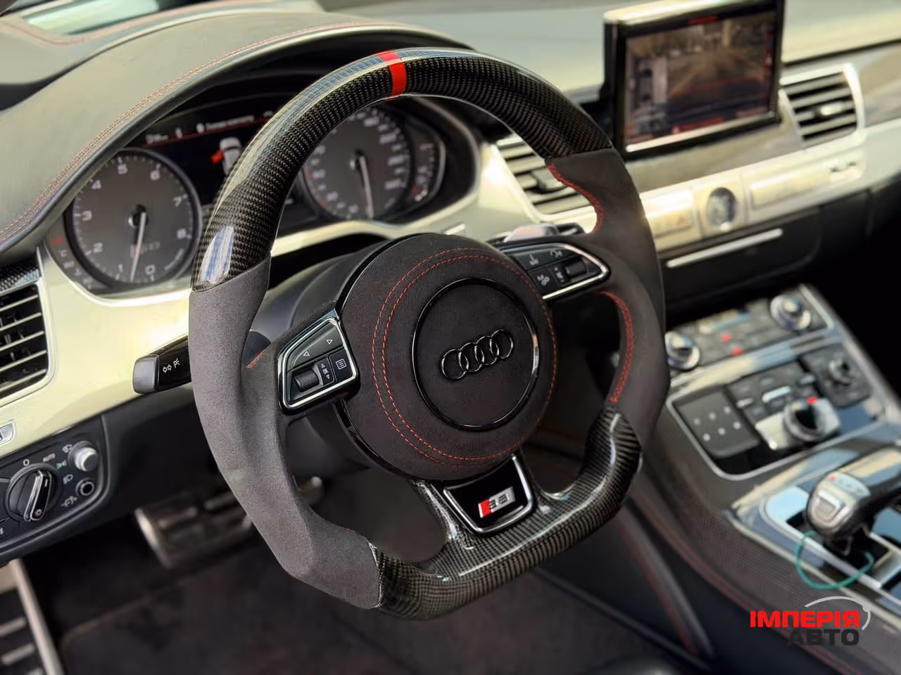 Audi S8 - фото 7