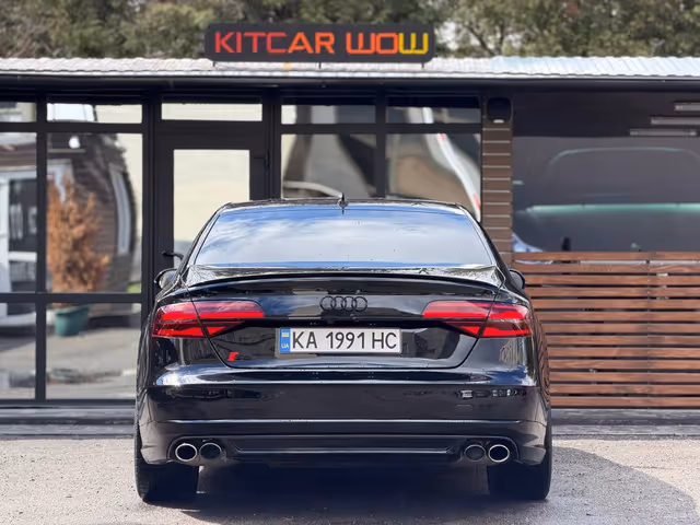 Audi S8 - фото 4