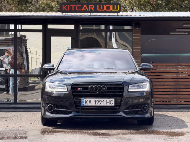 Audi S8 - фото 1