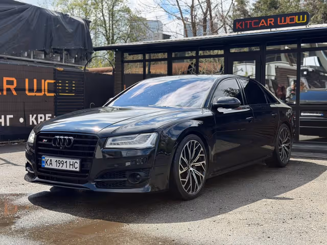 Audi S8 - фото 2