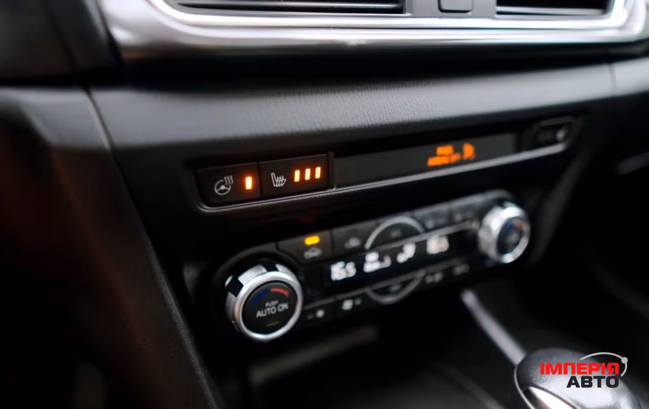 Mazda 3 - фото 45