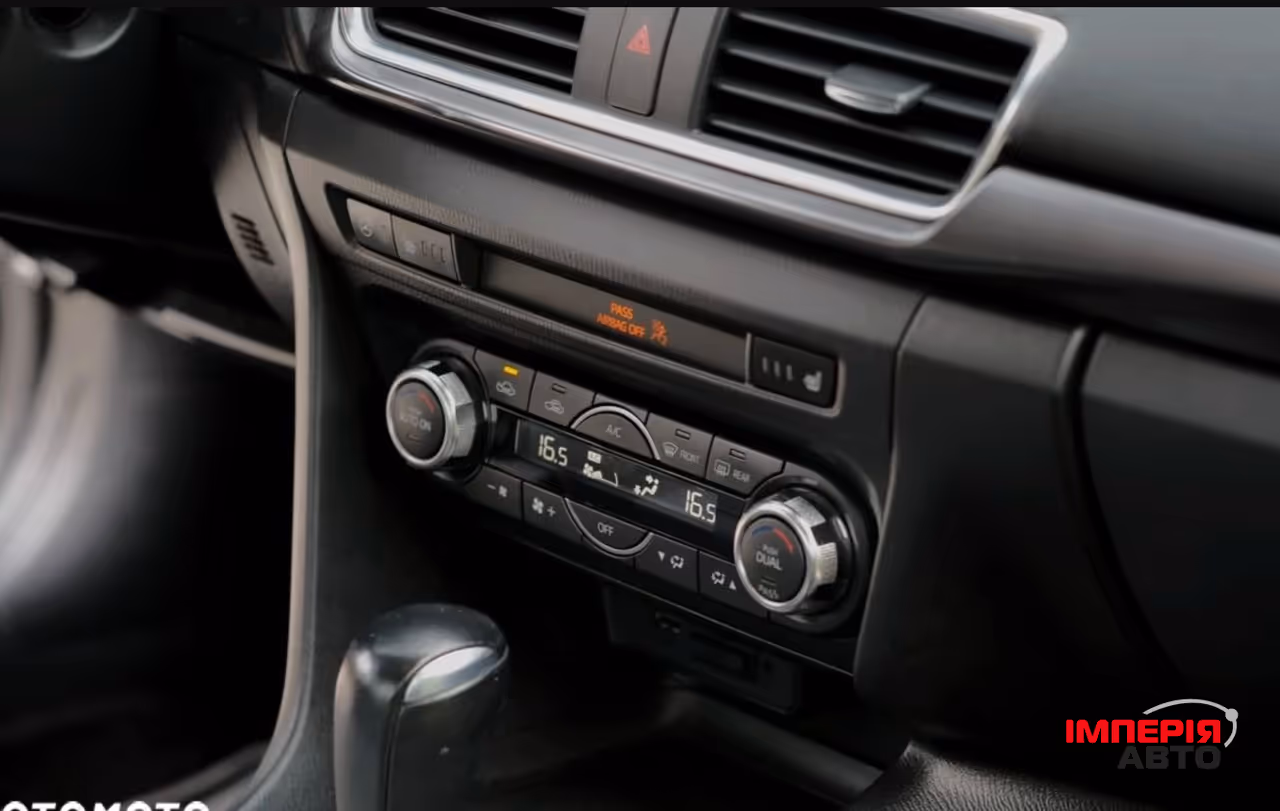 Mazda 3 - фото 27