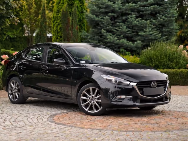 Mazda 3 - фото 3