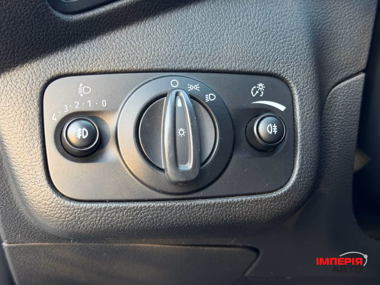 Ford Kuga - фото 16