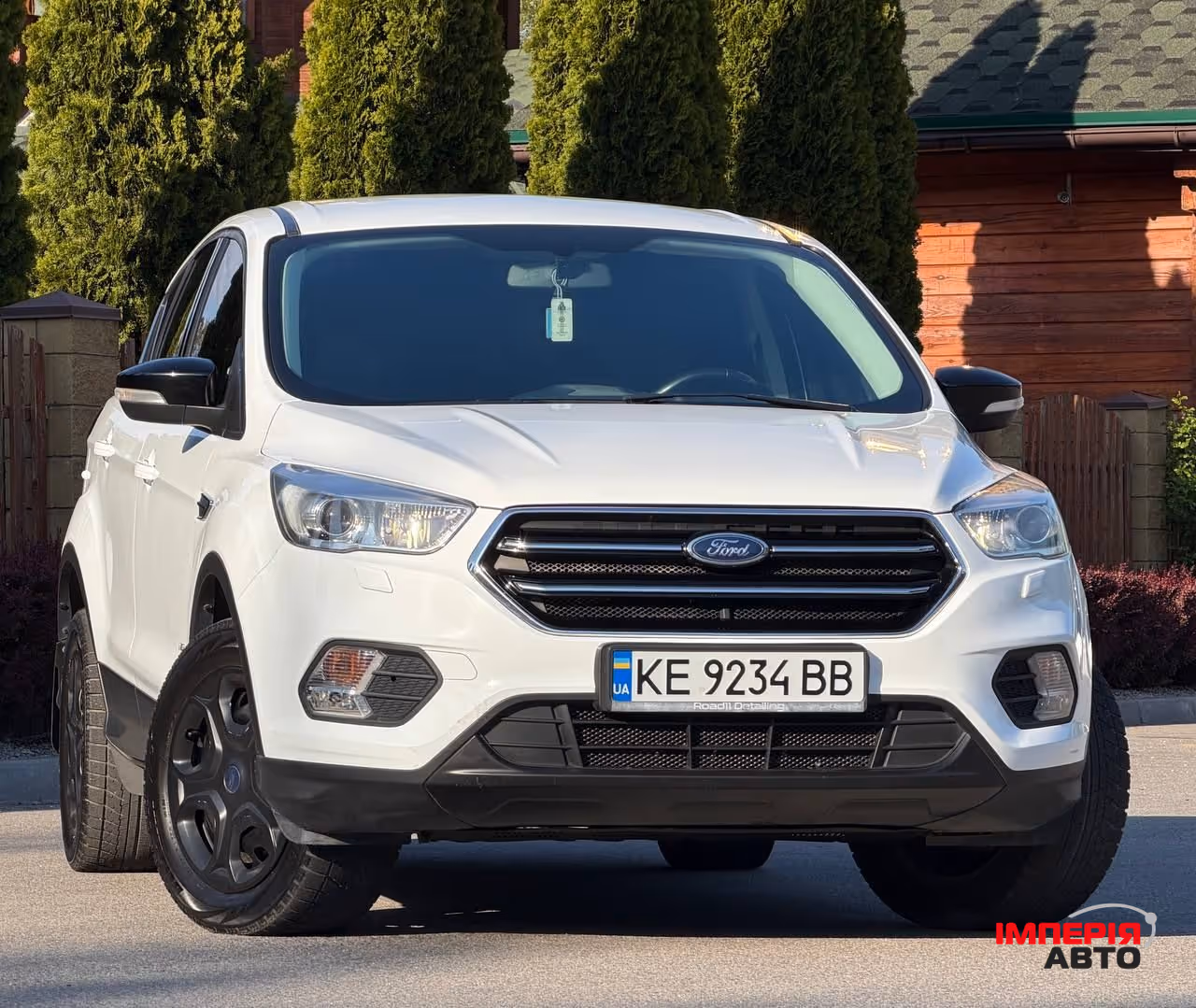 Ford Kuga - фото 1