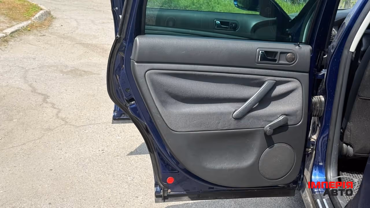 Volkswagen Passat - фото 16