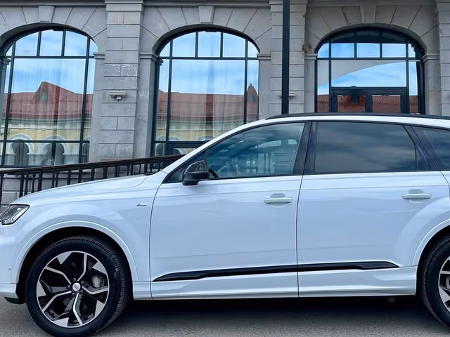 Audi Q7 - фото 4
