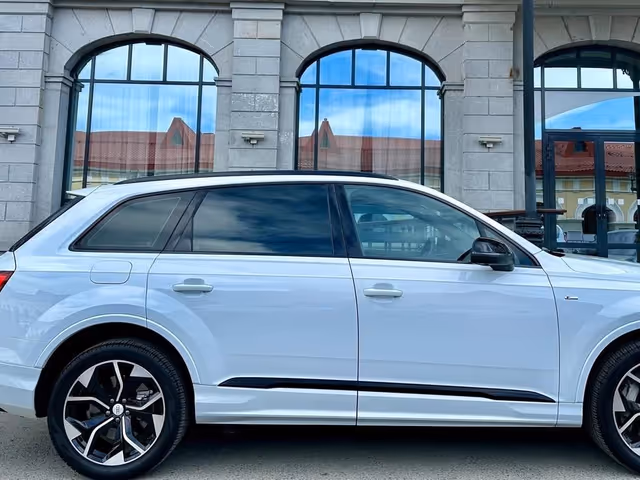 Audi Q7 - фото 5