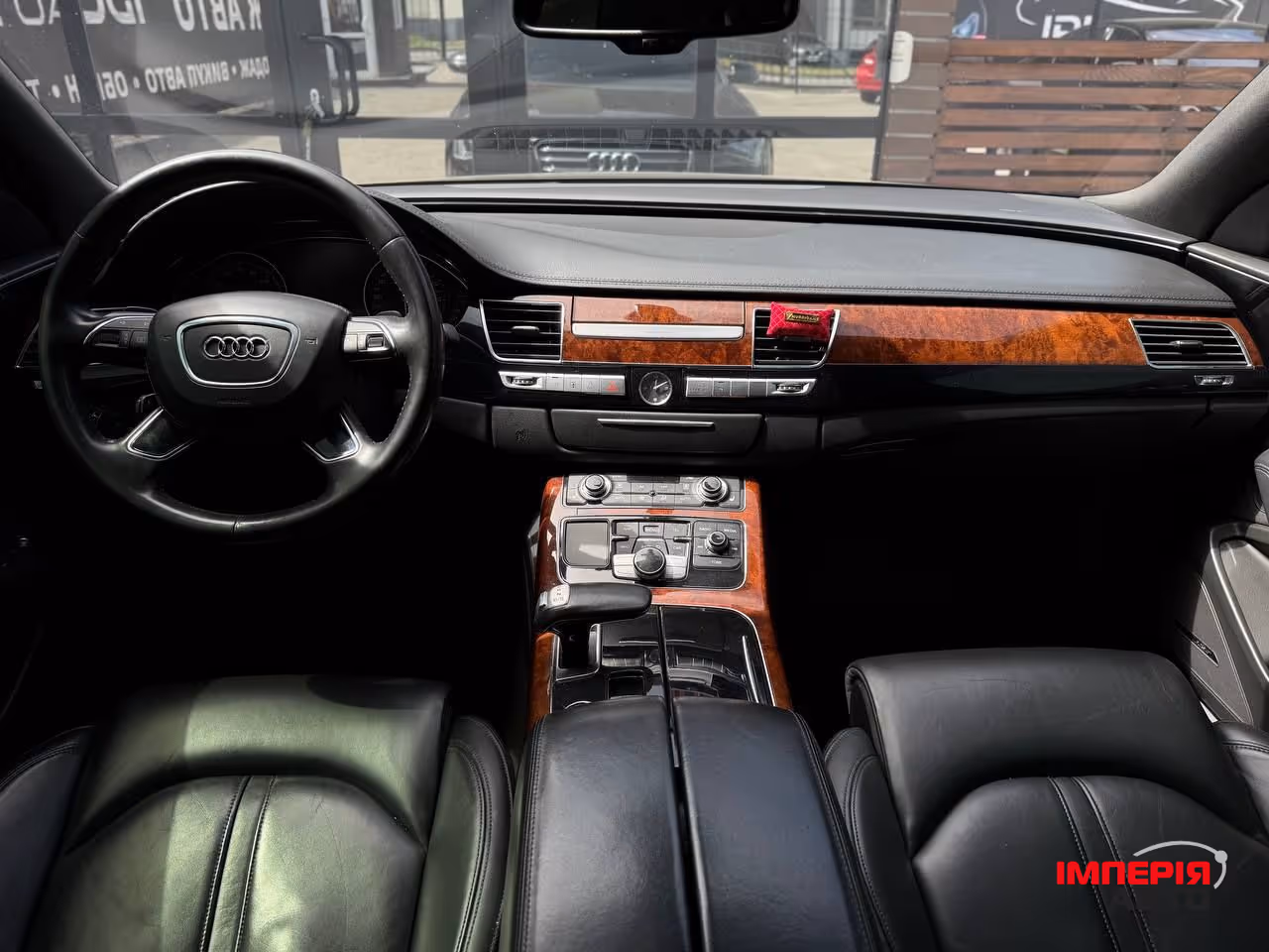 Audi A8 - фото 10