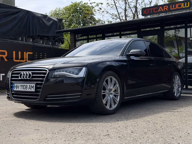 Audi A8 - фото 2