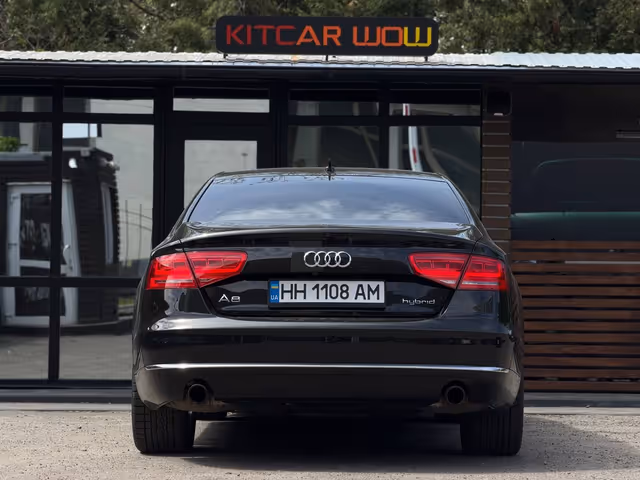 Audi A8 - фото 4