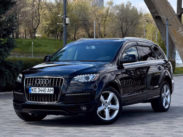 Audi Q7 - фото 2