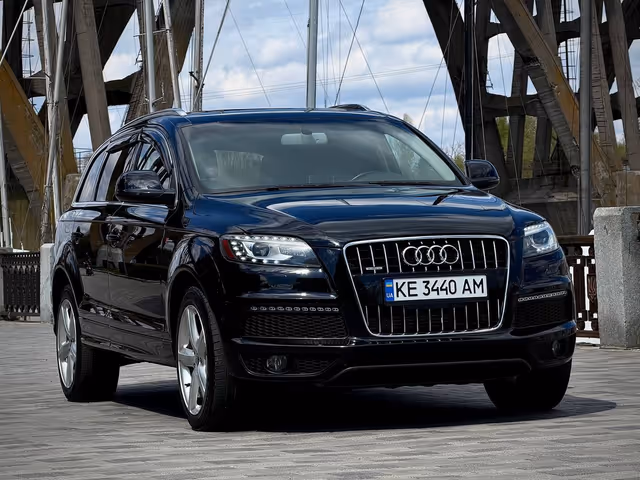 Audi Q7 - фото 4